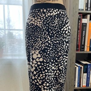 ⌛️SOLD⌛️Banana Republic animal print jersey pencil skirt | NWT